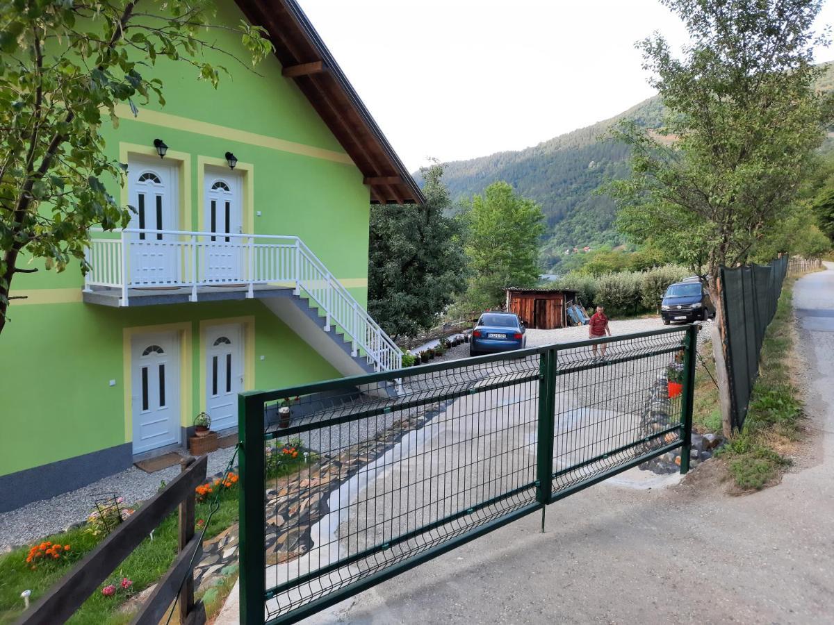 Apartmani Vila Na Drini Foca Kültér fotó
