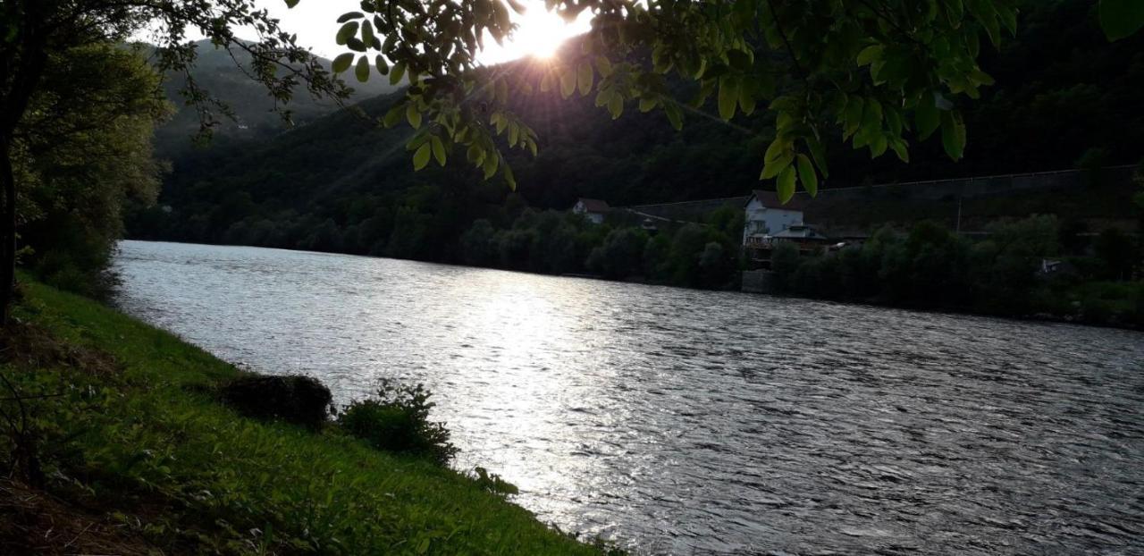 Apartmani Vila Na Drini Foca Kültér fotó