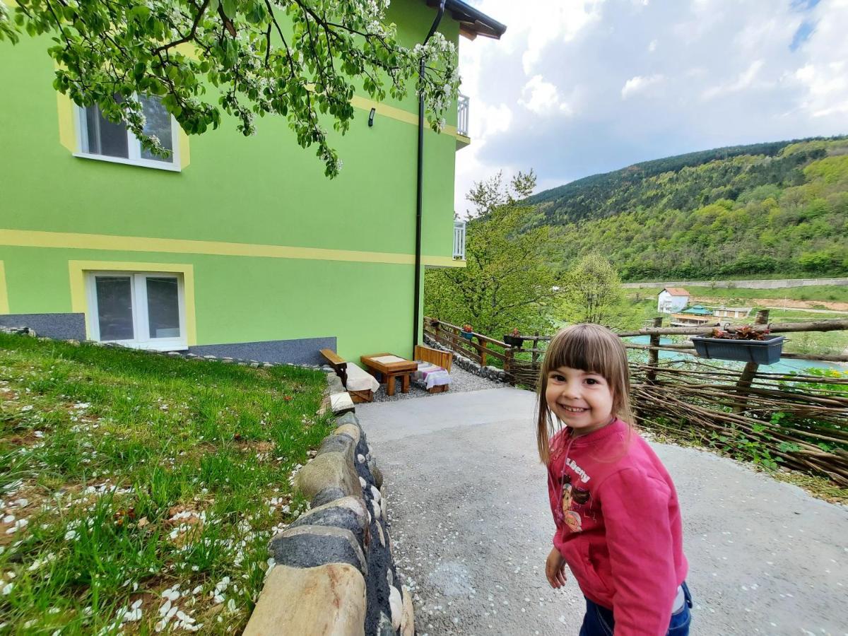 Apartmani Vila Na Drini Foca Kültér fotó
